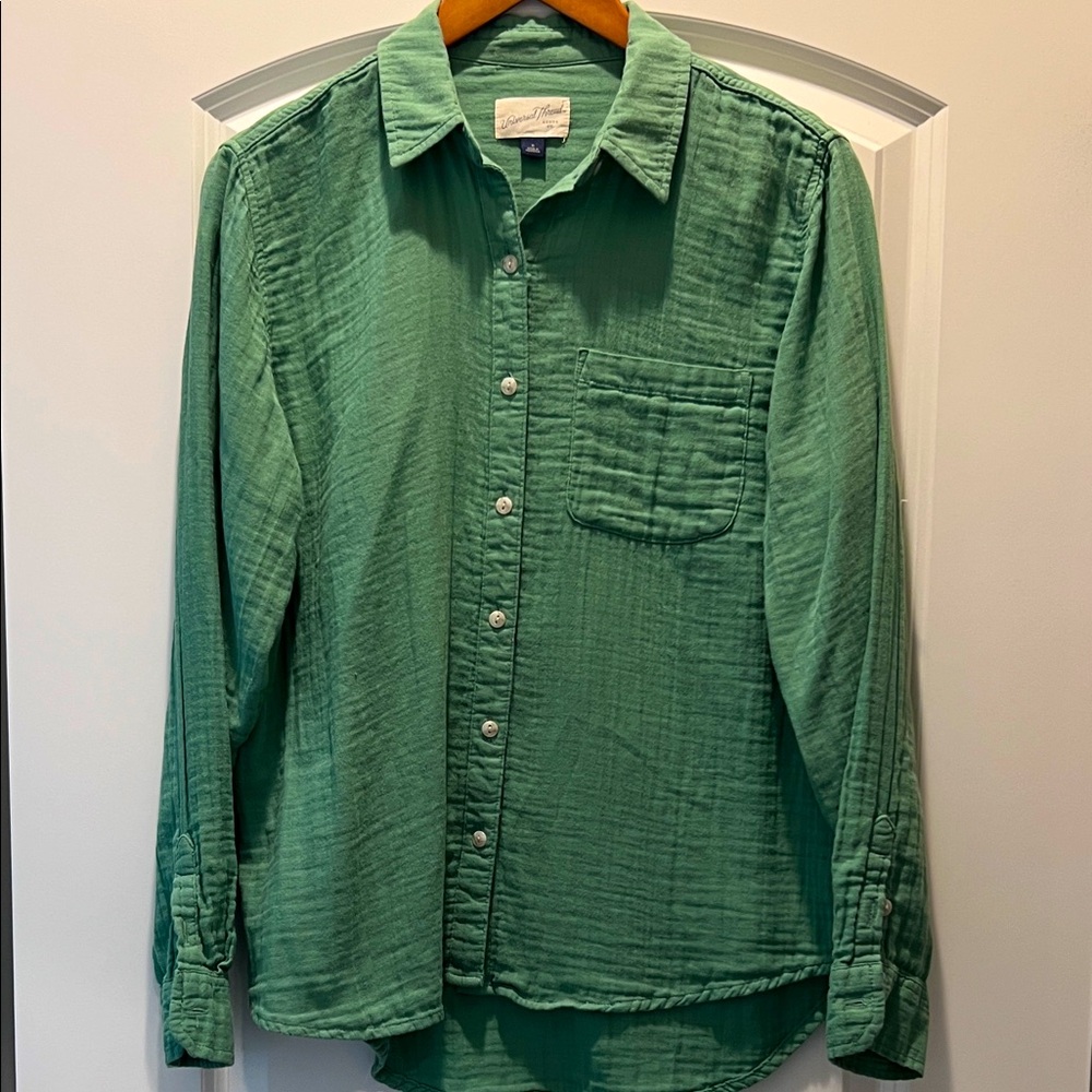 Universal Thread Women's Green Button Down Shirt